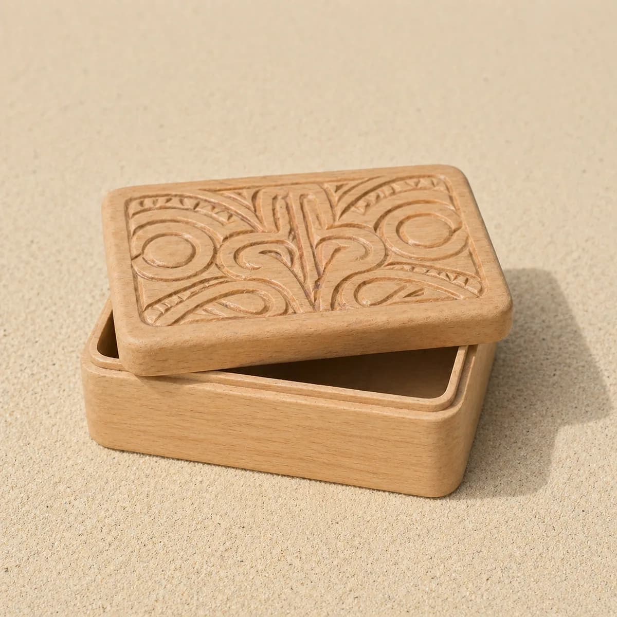 Coffret bois de santal sculpté